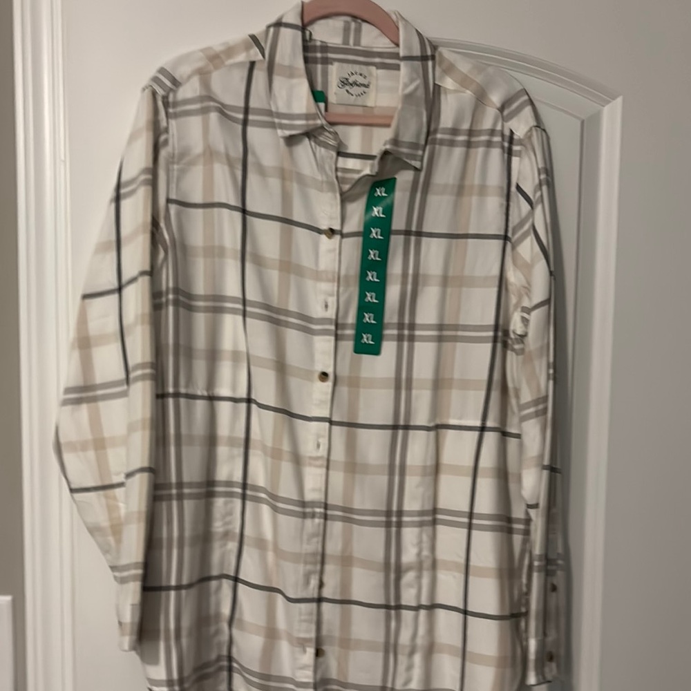 JACHS Girlfriend Tan and White Button Down Shirt